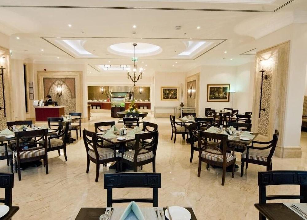 Ayla Hotel Аль-Айн Экстерьер фото