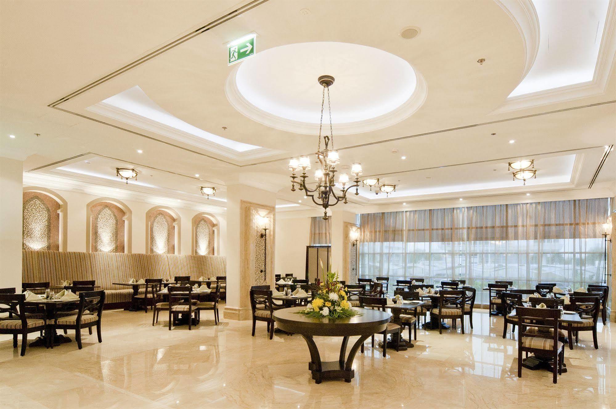 Ayla Hotel Аль-Айн Экстерьер фото
